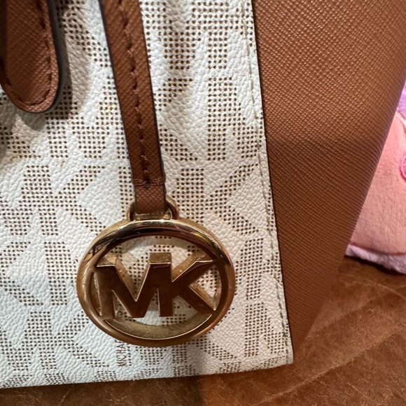 Michael Kors Tan and Cream Satchel - Picture 3 of 8
